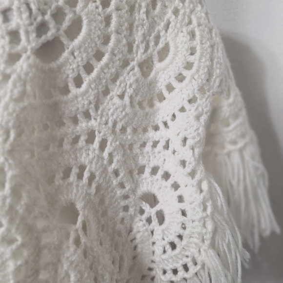 Off White Handmade Crochet Boho Bohemian Y2K Retro Fringe Shawl/Wrap One Size - Picture 8 of 14